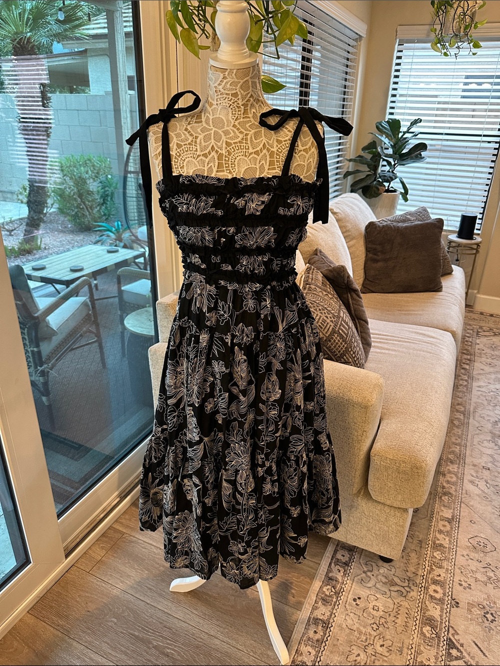En Sasion midi Dress in black xs